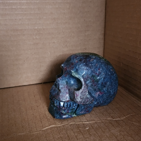 Crystal Skull - Picture 2 of 4